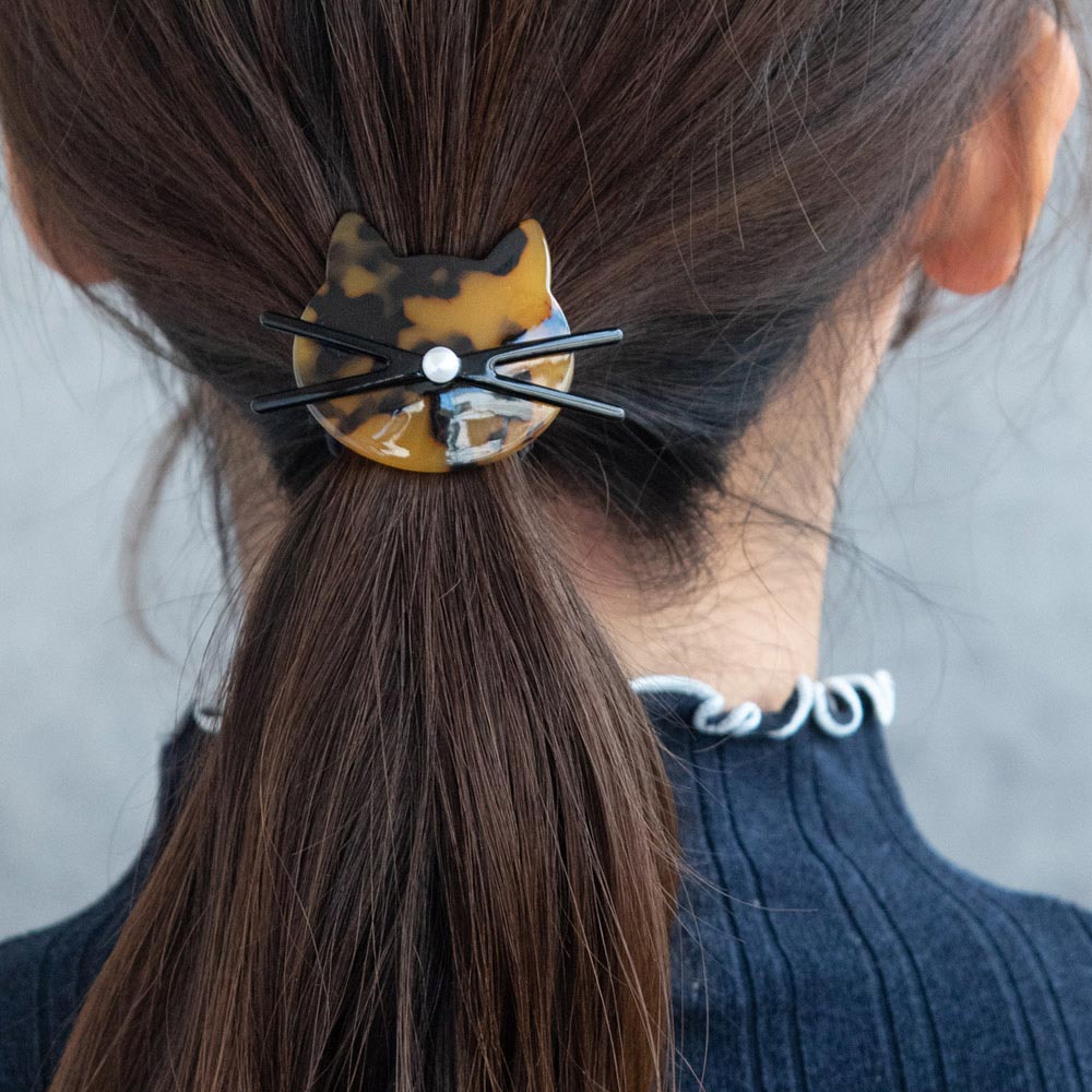 Cat hair outlet tie