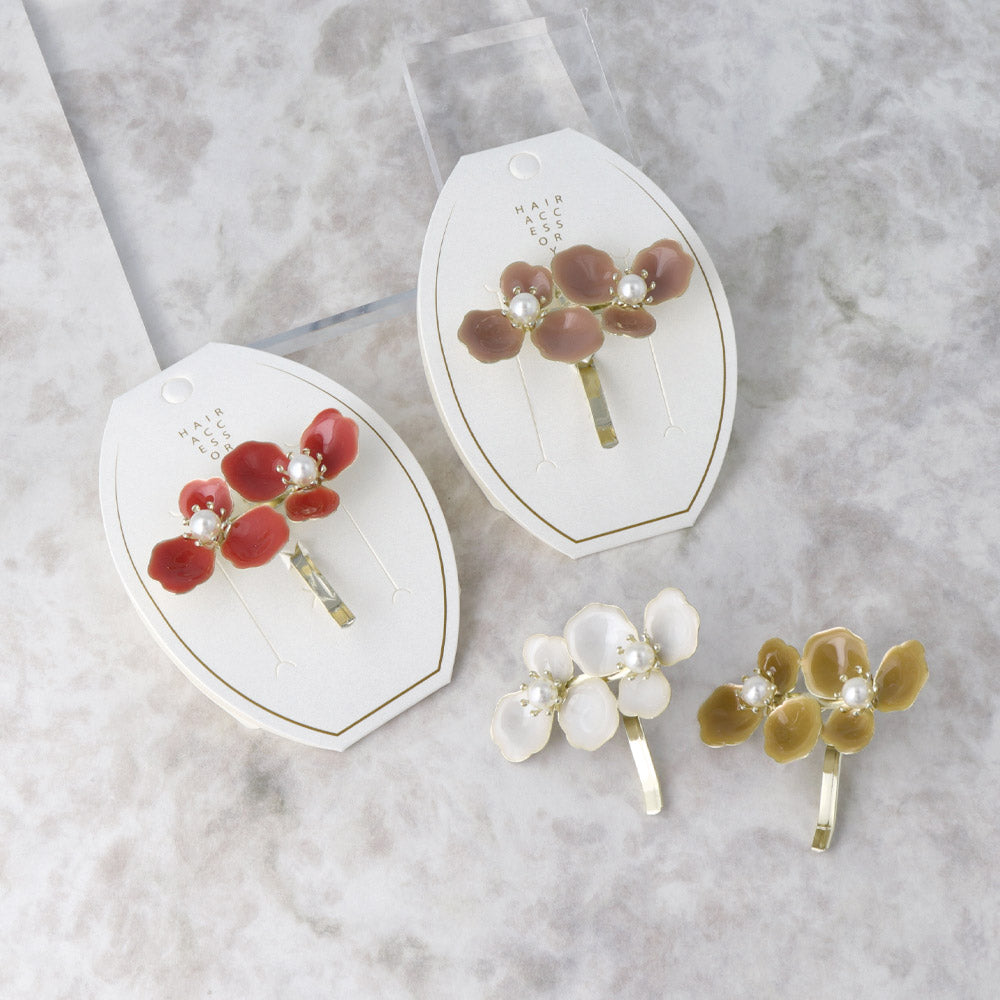 Three Petal Flower Pony Hook