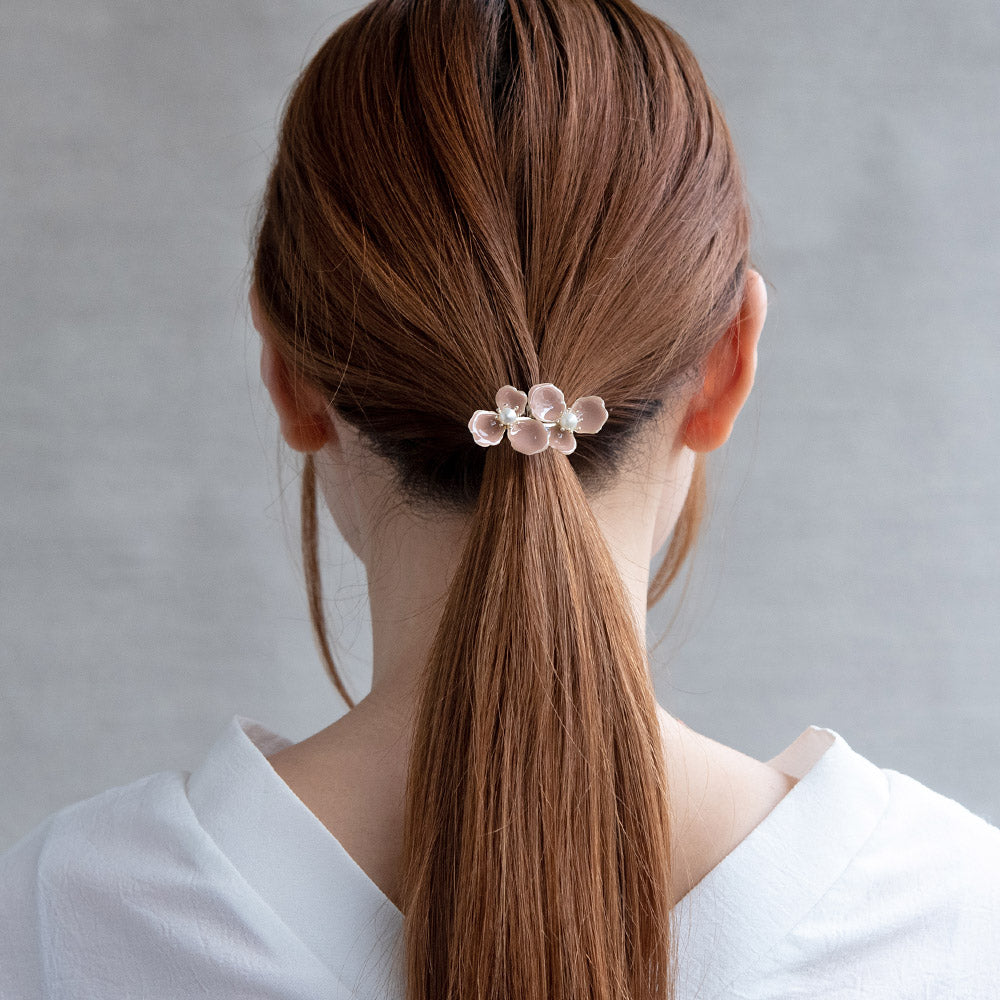 Three Petal Flower Pony Hook