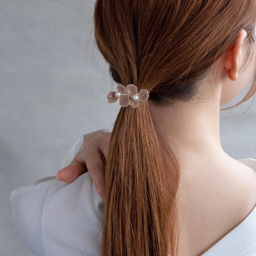 Three Petal Flower Pony Hook