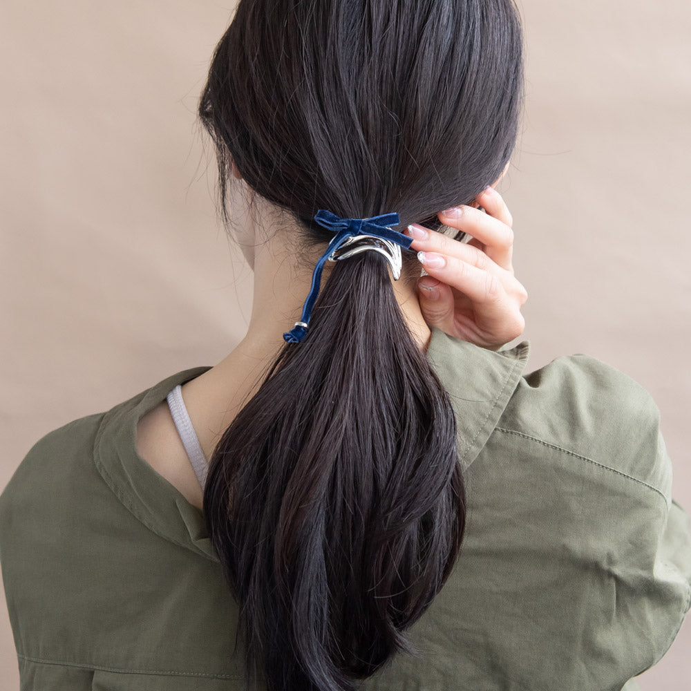 Asymmetrical Bow Pony Hook