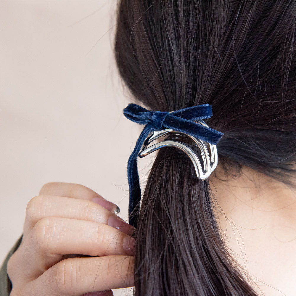 Asymmetrical Bow Pony Hook