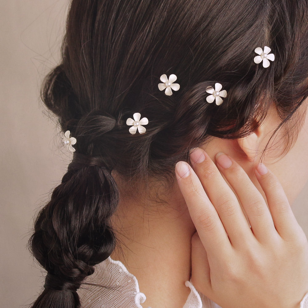 White Flower Twist Hairpin Set
