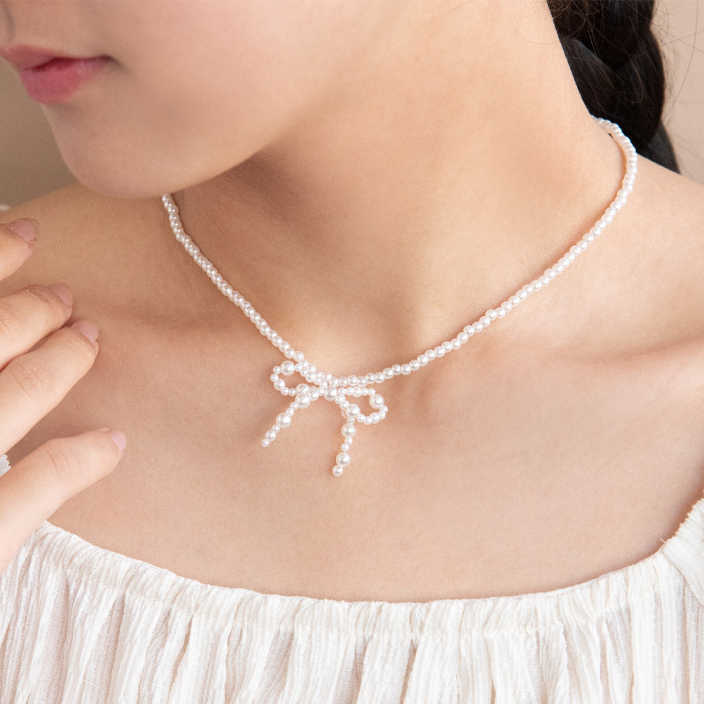 Pearly Bow Necklace