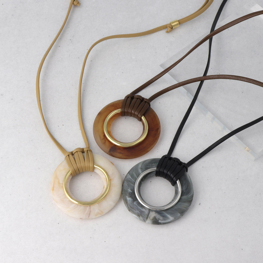 Marble Circle Cord Necklace - osewaya