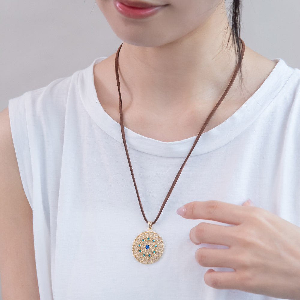 Oval Openwork Pendant Necklace