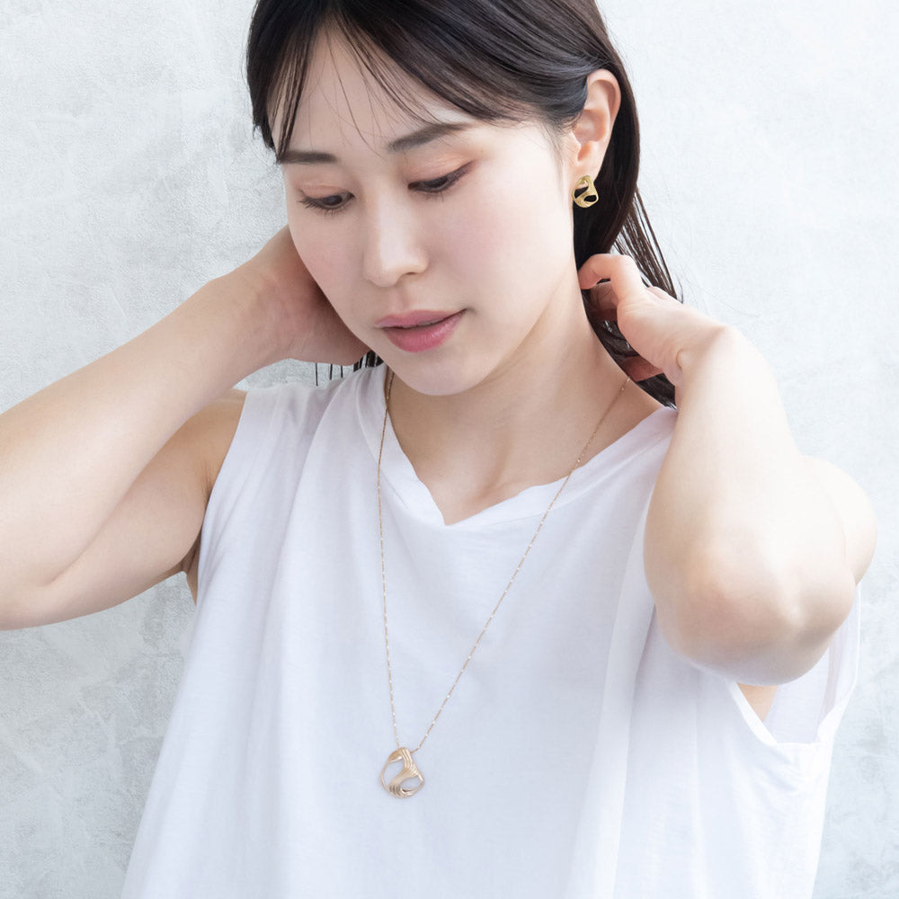 Open Swirl Pendant Slider Necklace