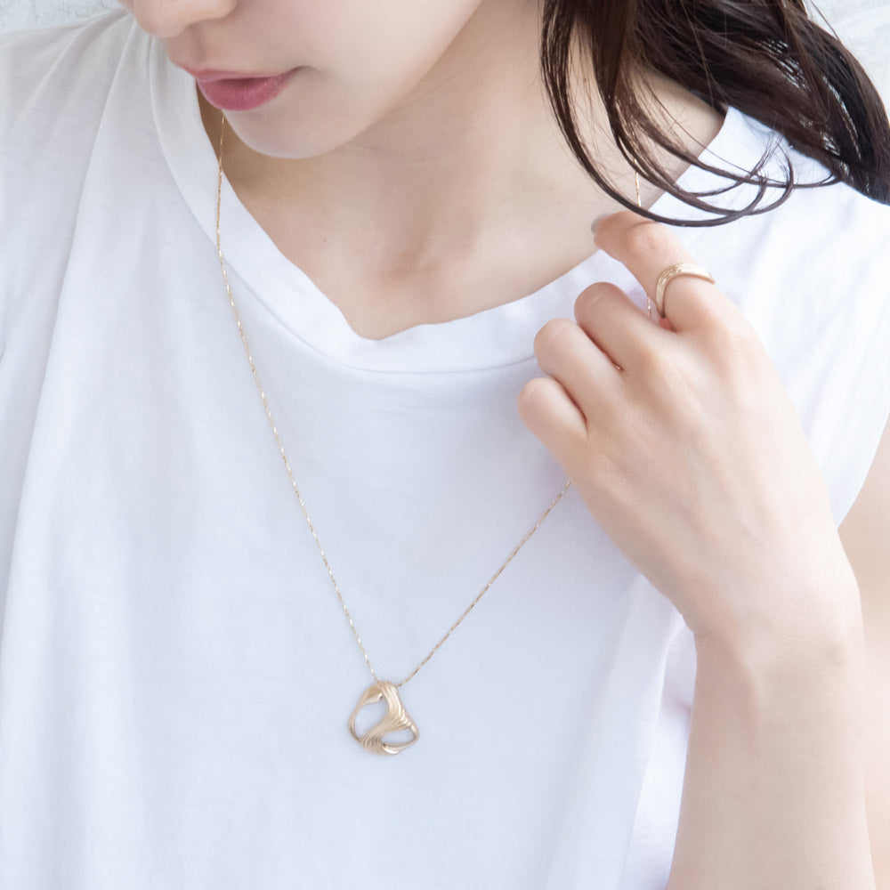 Open Swirl Pendant Slider Necklace