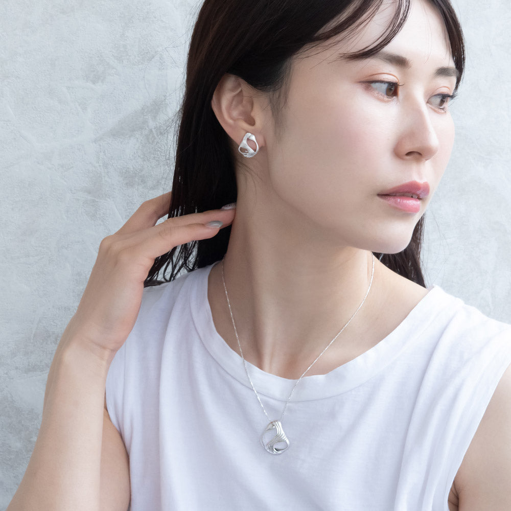 Open Swirl Pendant Slider Necklace