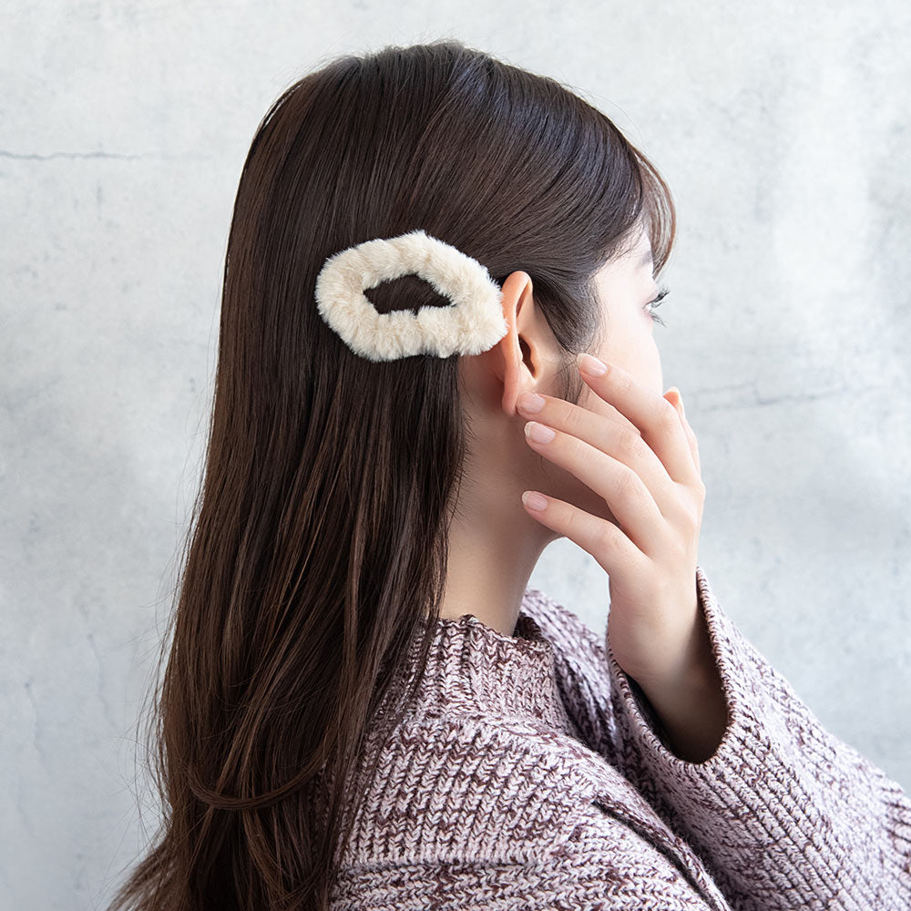 Fluffy Oval Hairpin