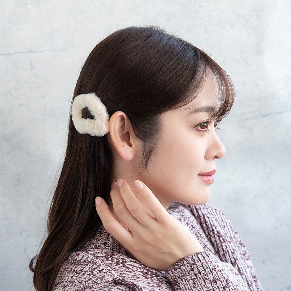Fluffy Oval Hairpin