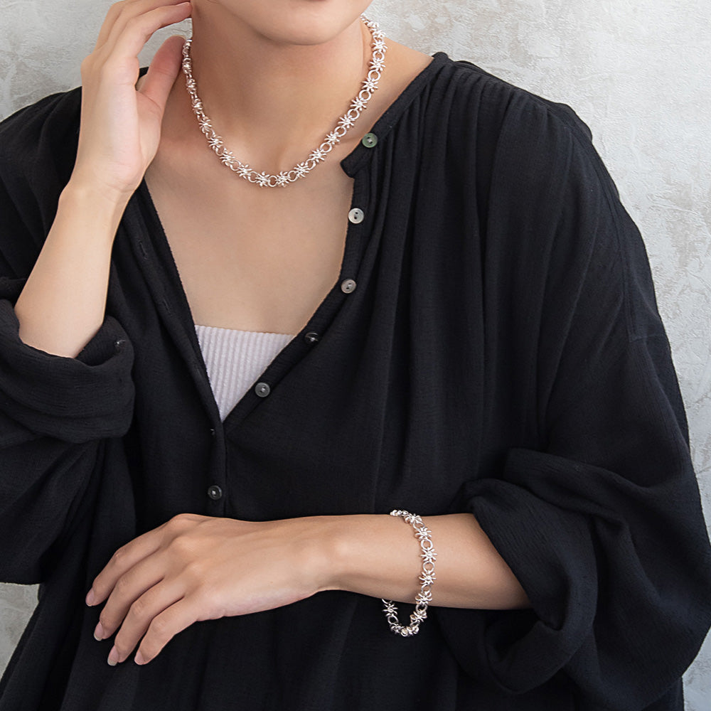 Awesome Flower and Circle Link Bracelet