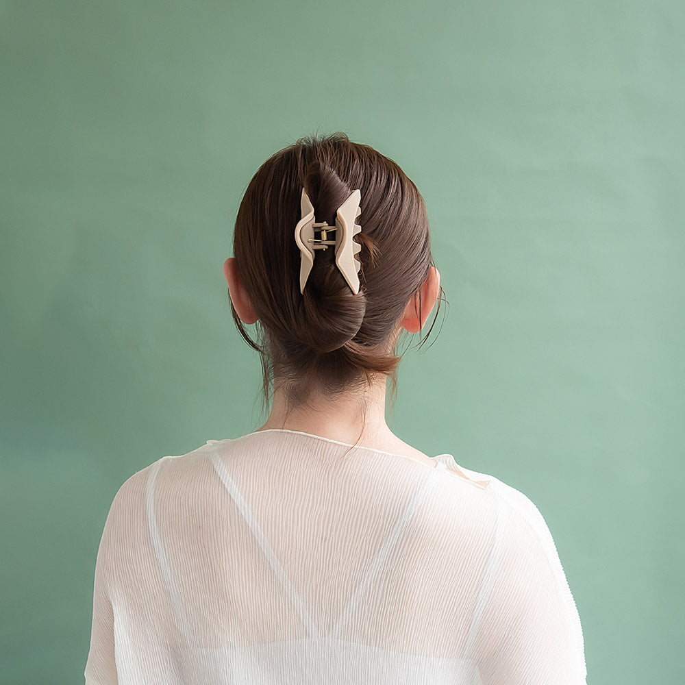 Matte Triangle Hair Claw