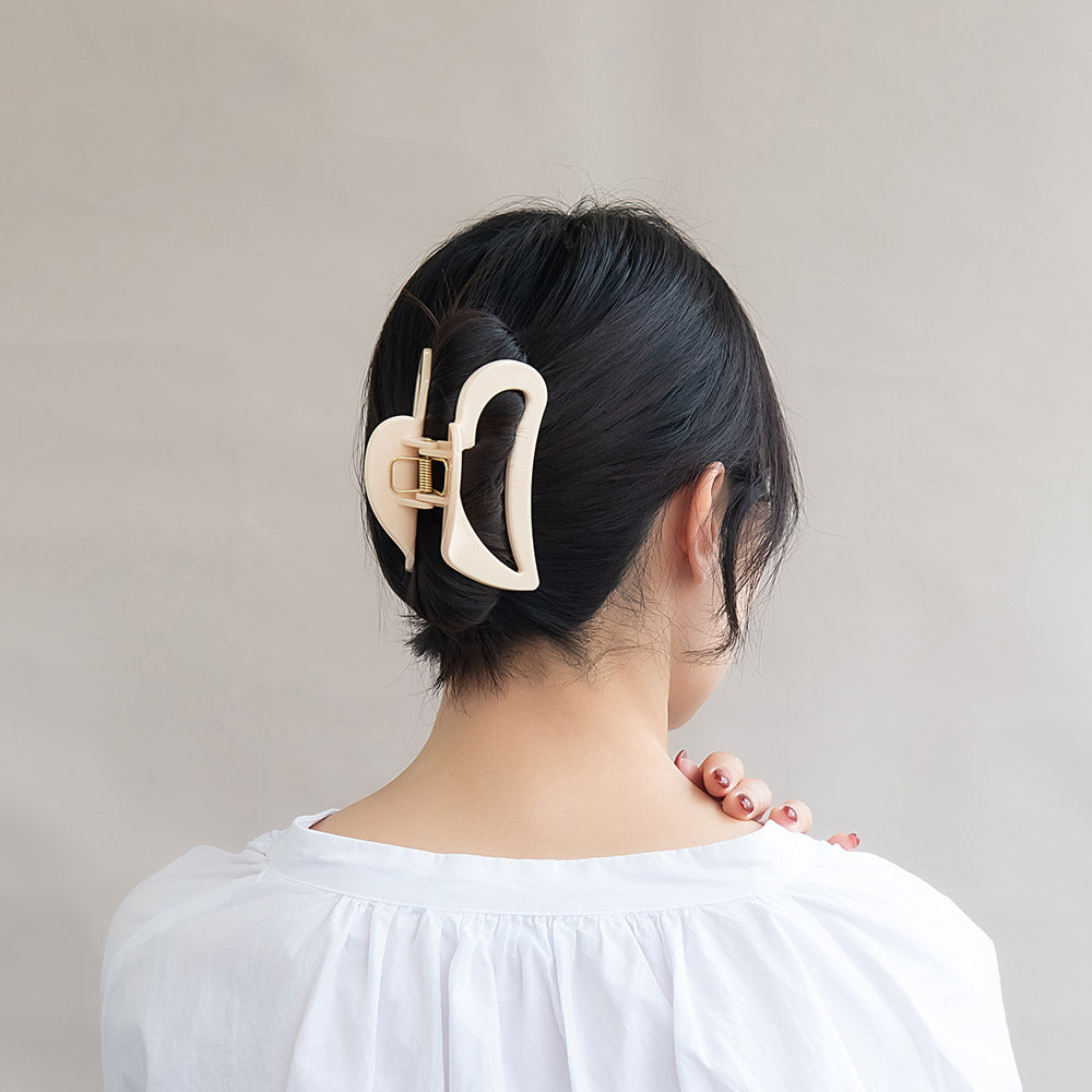 Open Heart Hair Claw