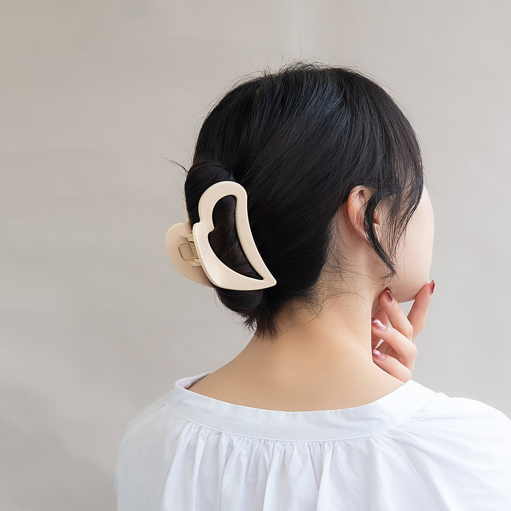 Open Heart Hair Claw - osewaya