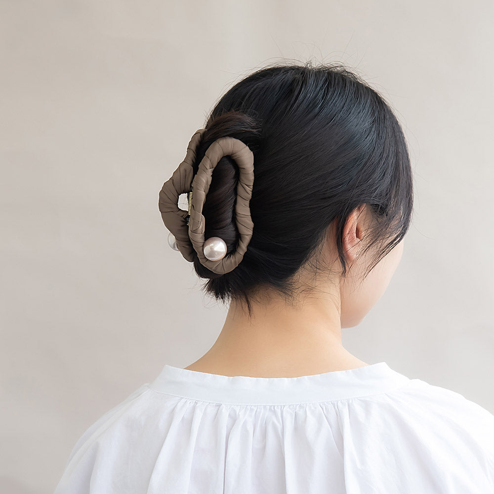 Wrapped Pearl Hair Claw - osewaya
