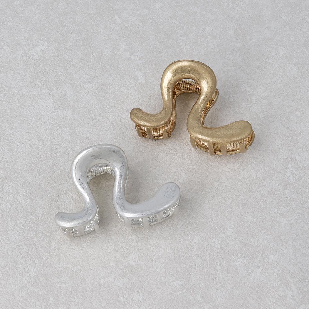 Matte Wiggle Hair Claw