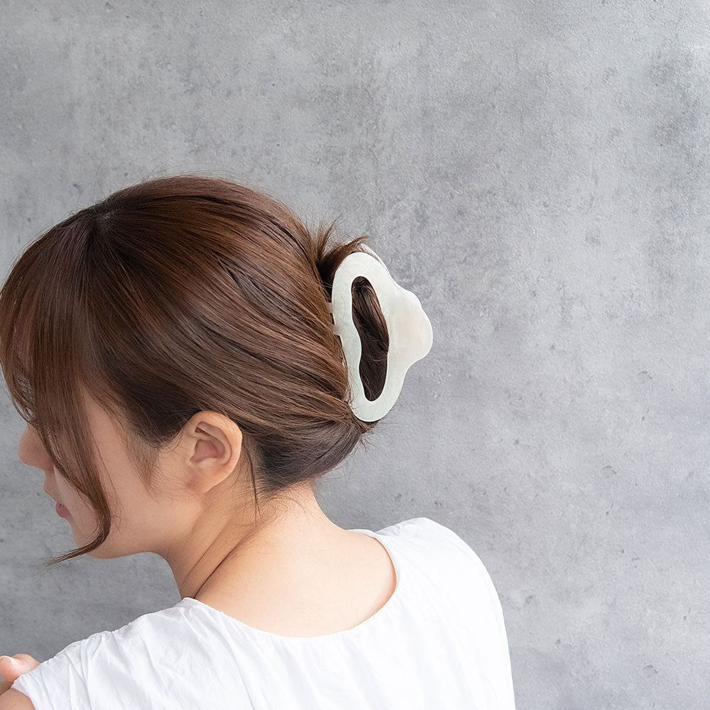 Round Hollow Marble Hair Claw