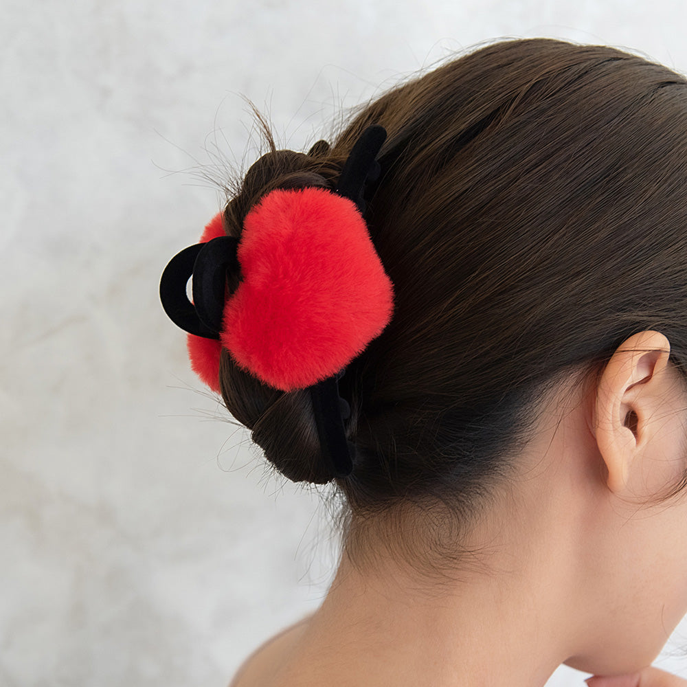 Fluffy Heart Flocked Hair Claw - osewaya