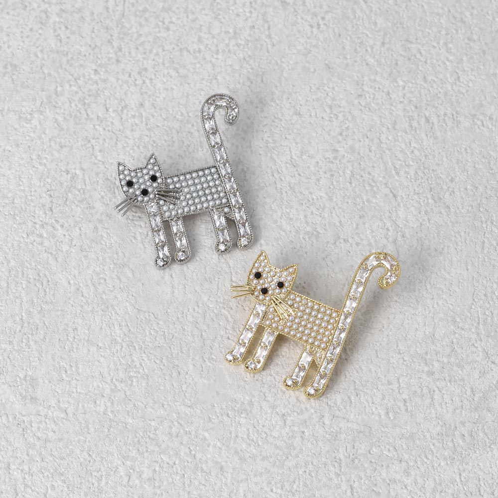 Rhinestone Cat Brooch