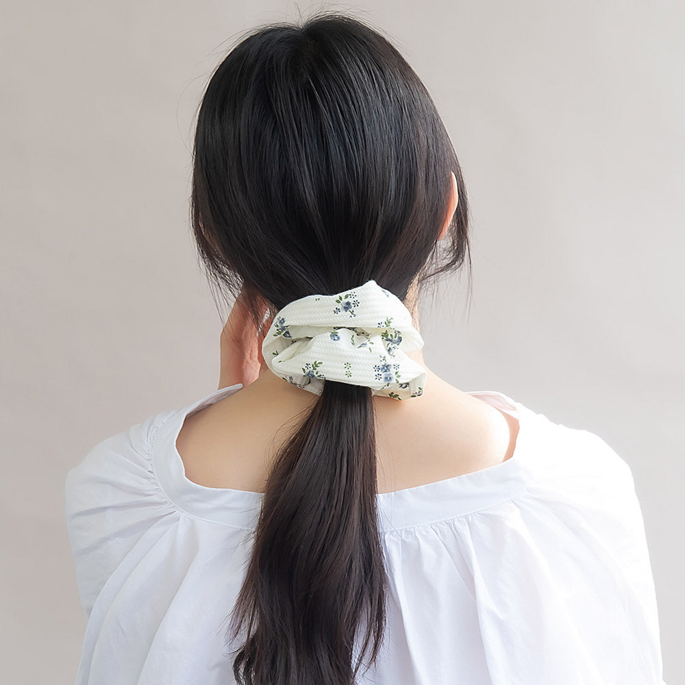 Floral Waffle Knit Scrunchie - osewaya