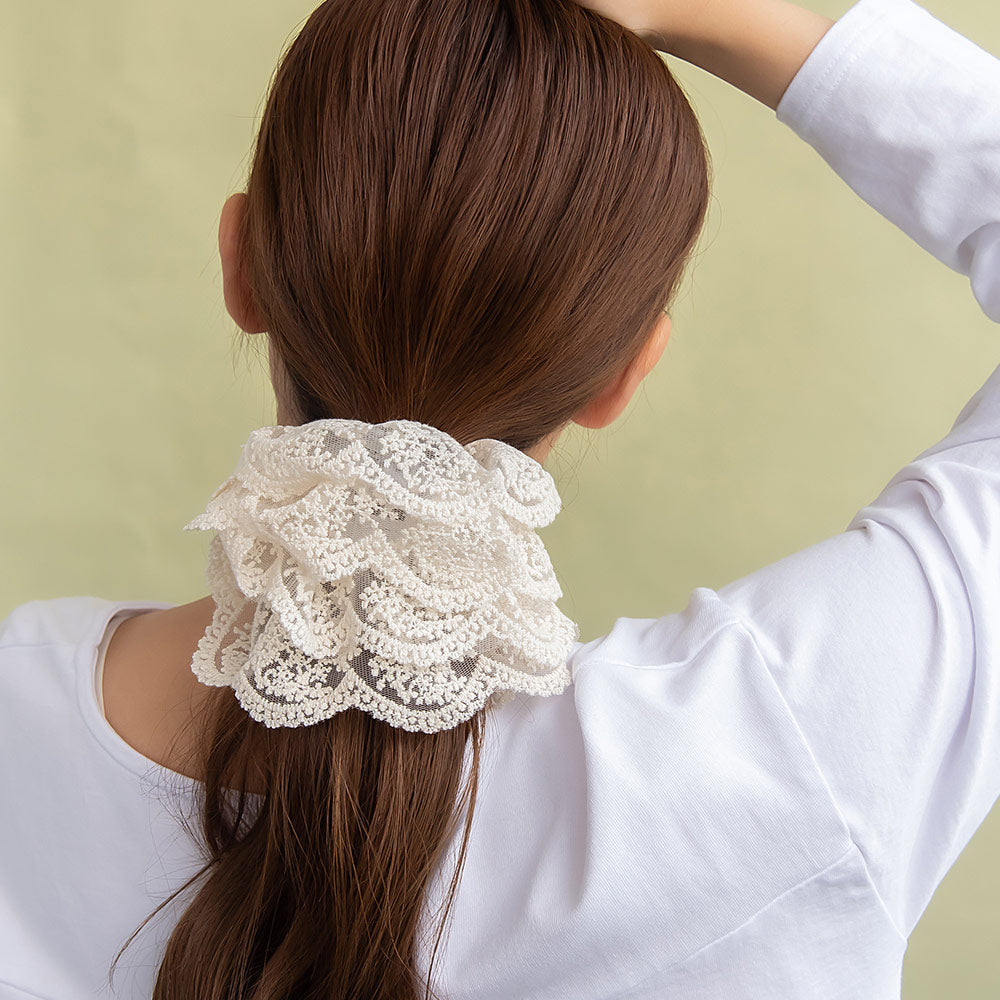 Embroidered Lace Scallop Scrunchie - osewaya