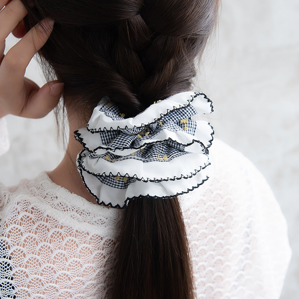 Gingham Scallop Scrunchie