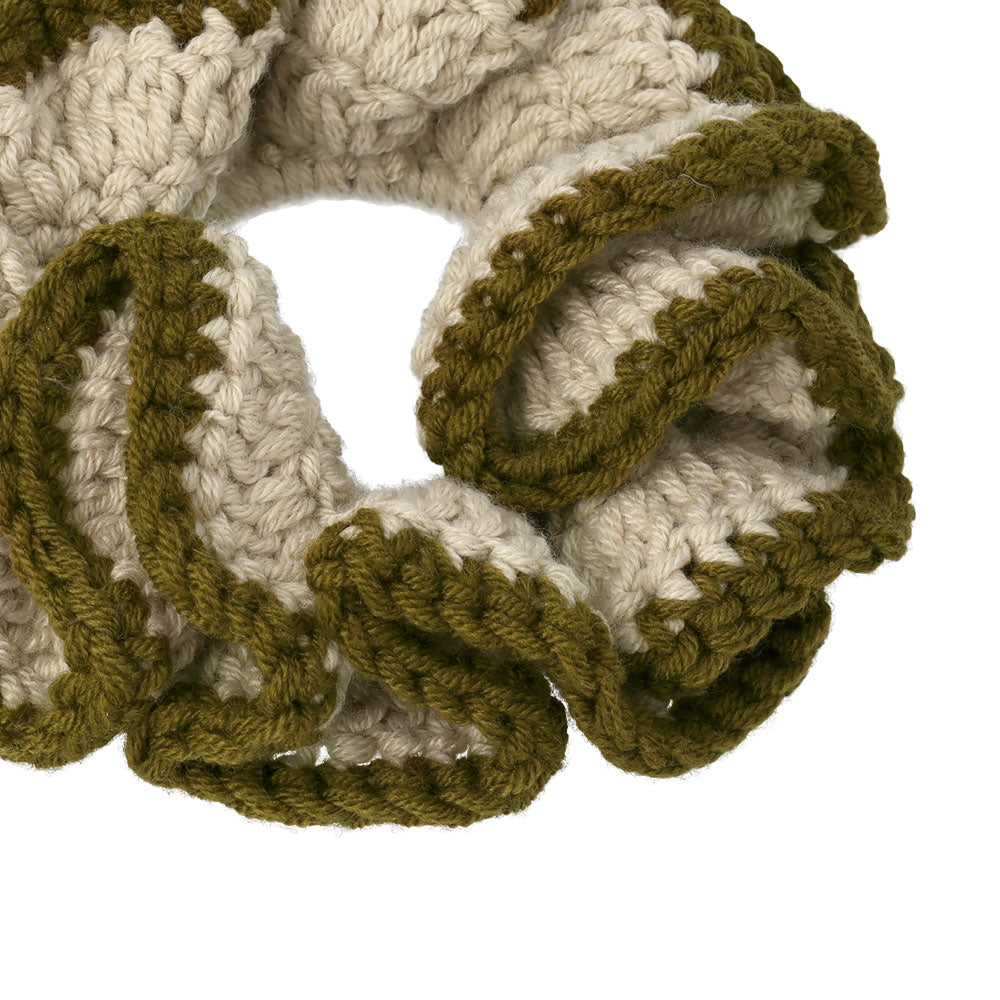 Contrastive Trim Knit Scrunchie