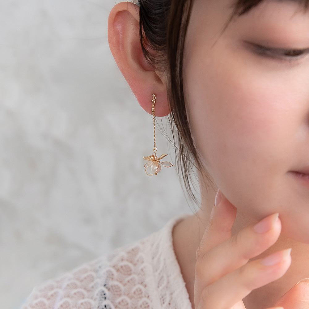 Mixed Petal Pearlized Flower Drop Clip Ons