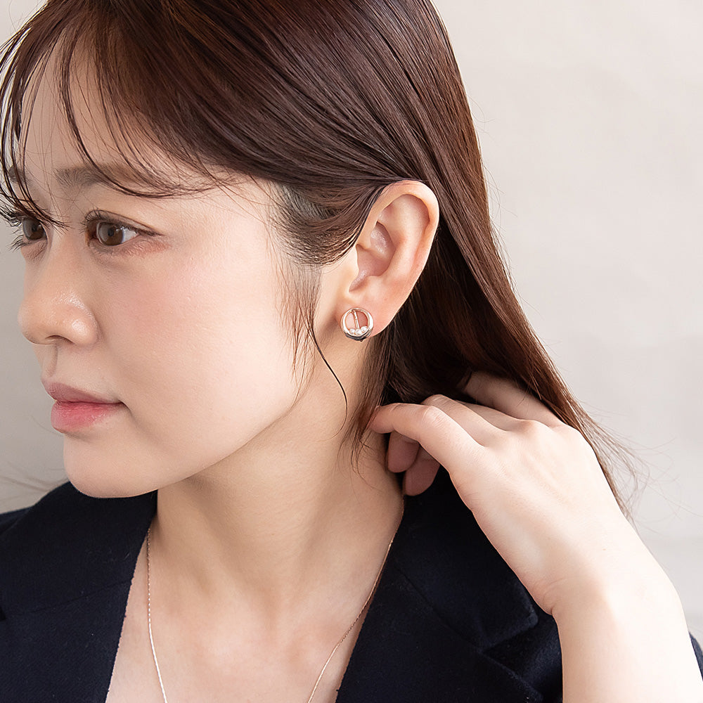 Rose Silver Tone Pearlized Circle Clip Ons