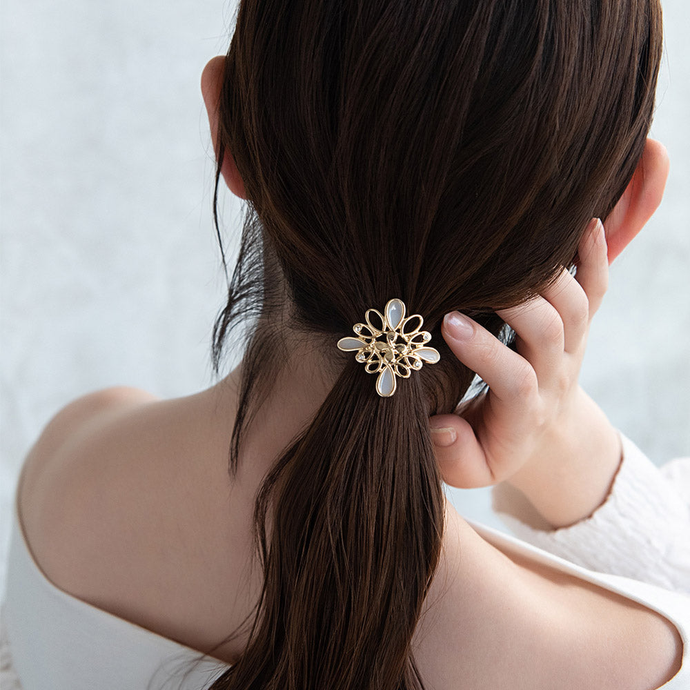Filigree Square Pony Hook
