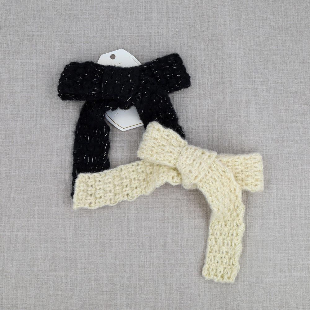 Knitted Bow Pony Hook