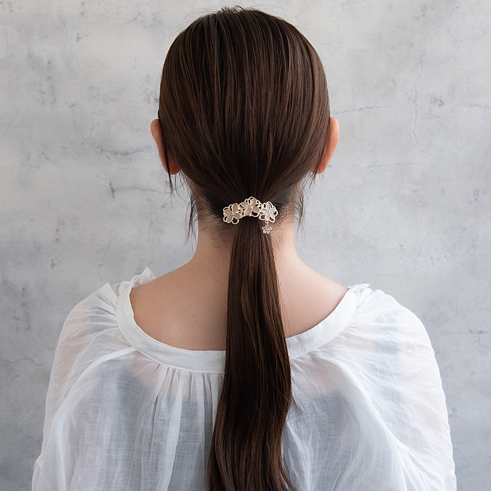 Linked Flower Pony Hook