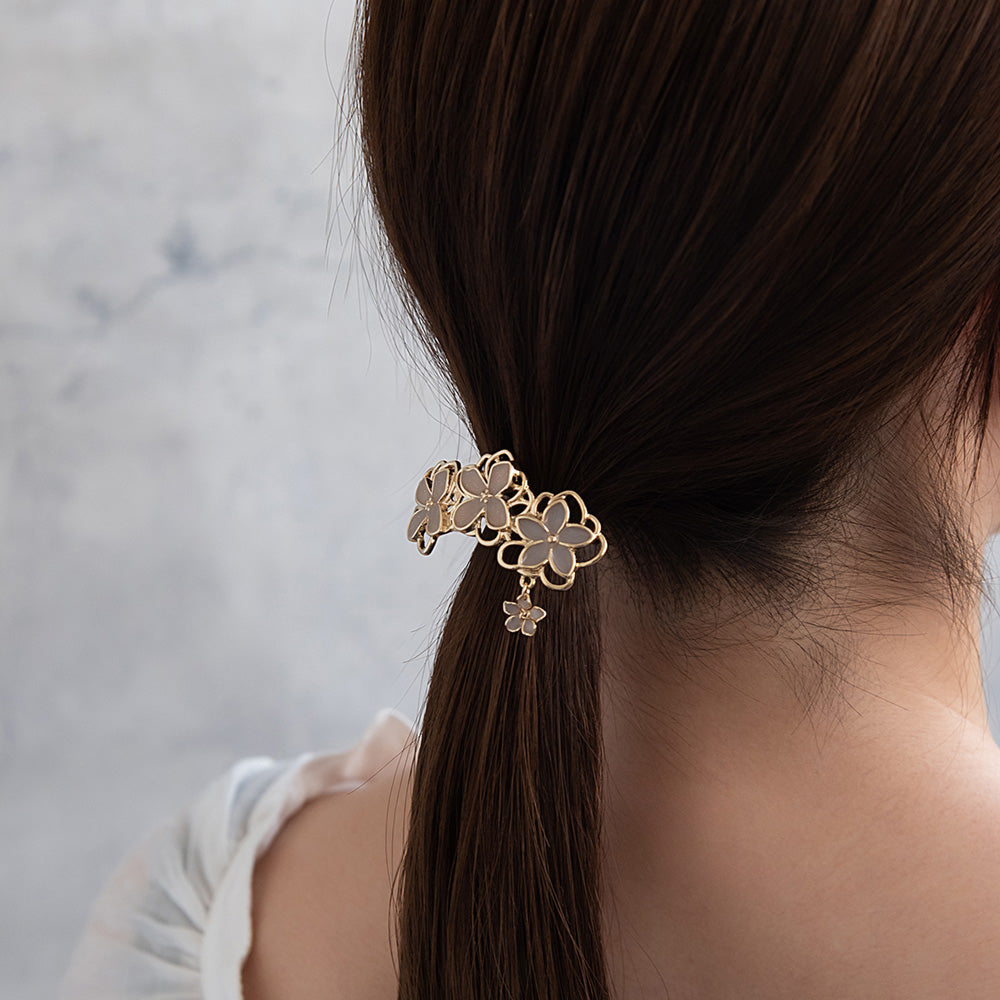 Linked Flower Pony Hook