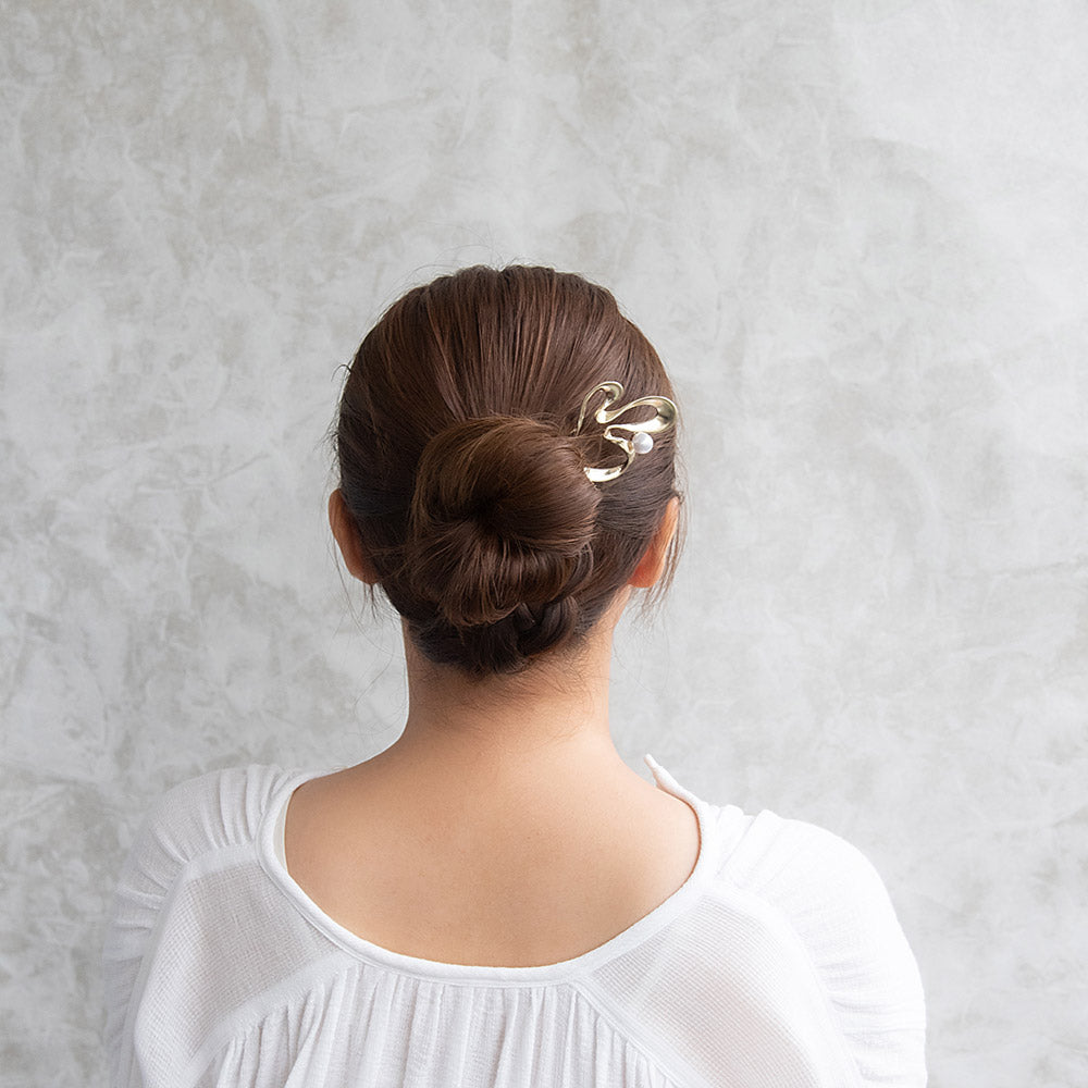 Pearl Squiggle Hair Stick