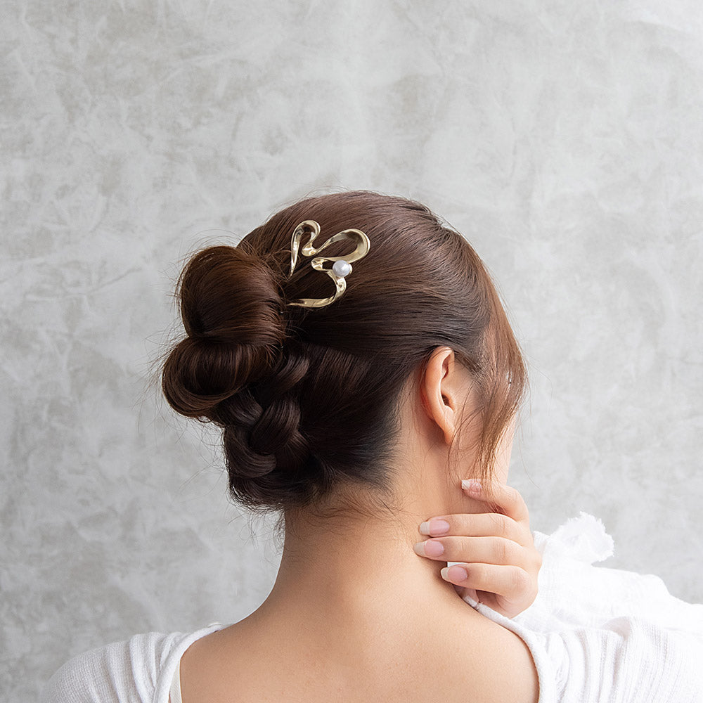 Pearl Squiggle Hair Stick