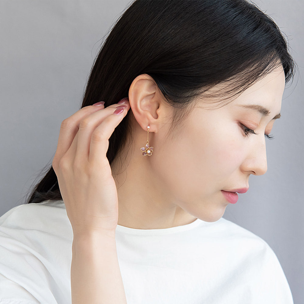 Wire Flower Drop Plastic Earrings