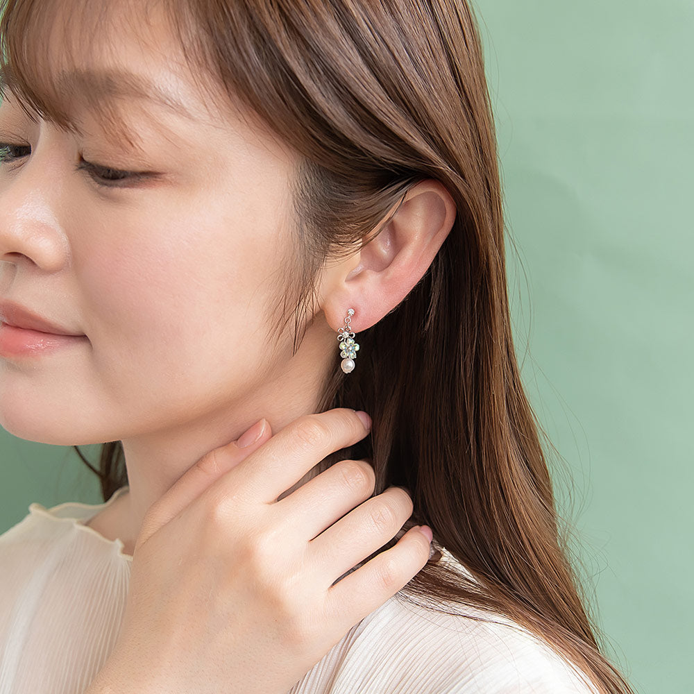 Iridescent Flower Pearl Invisible Clip Ons