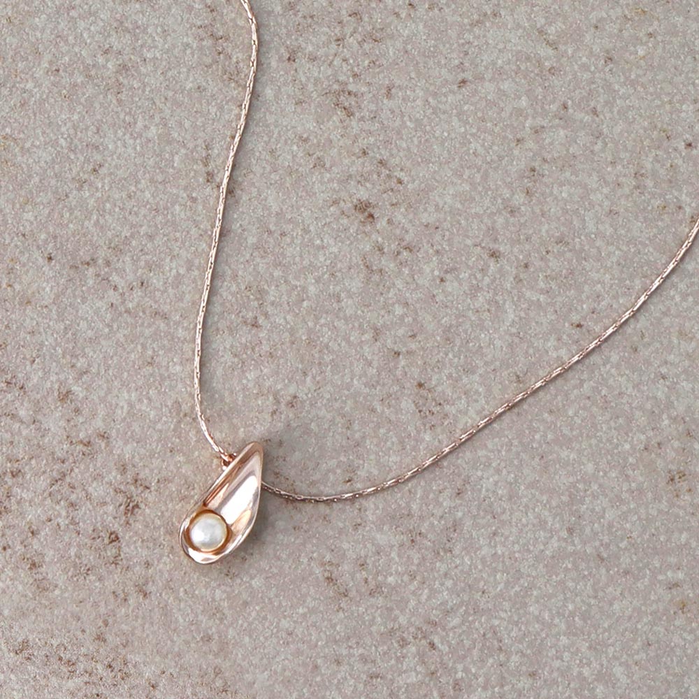Rose Silver Tone Pearl Molten Curve Necklace