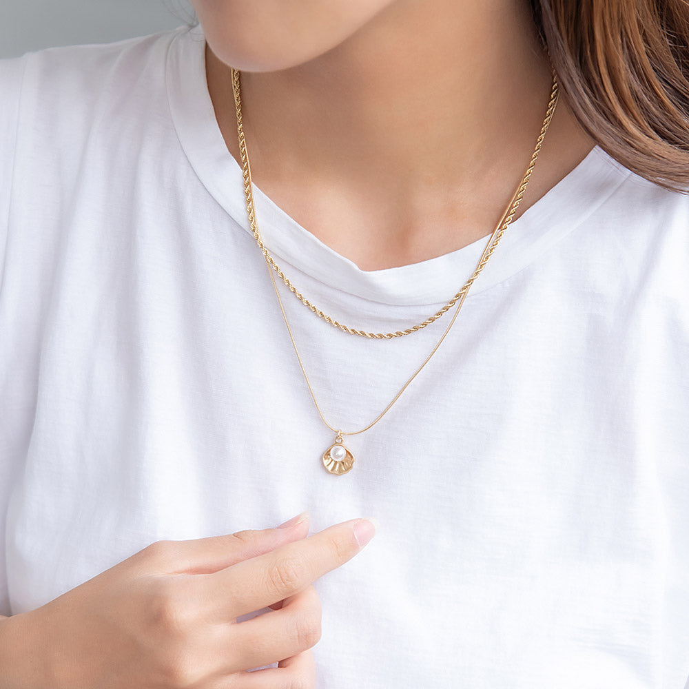 Scallop Shell Pendant Layered Necklace