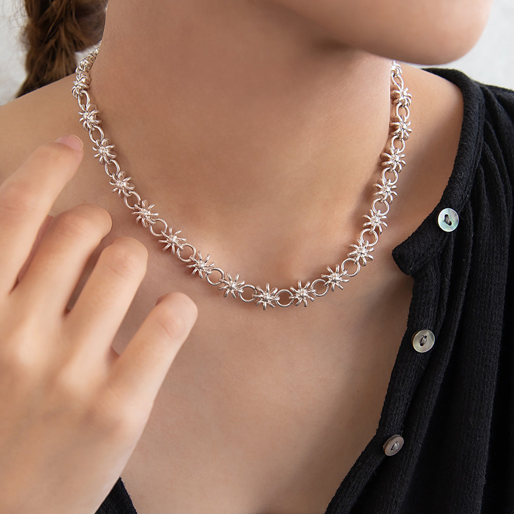 Awesome Flower and Circle Link Necklace