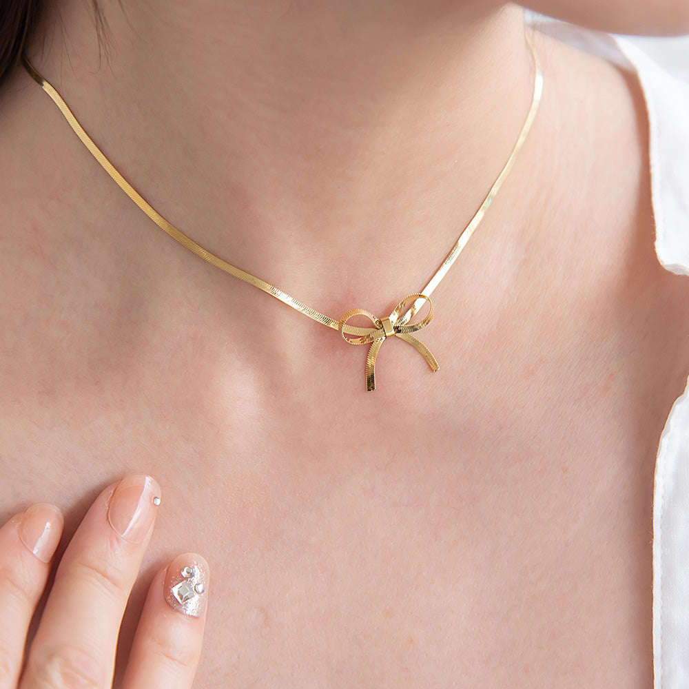 Flat Snake Chain Bow Necklace