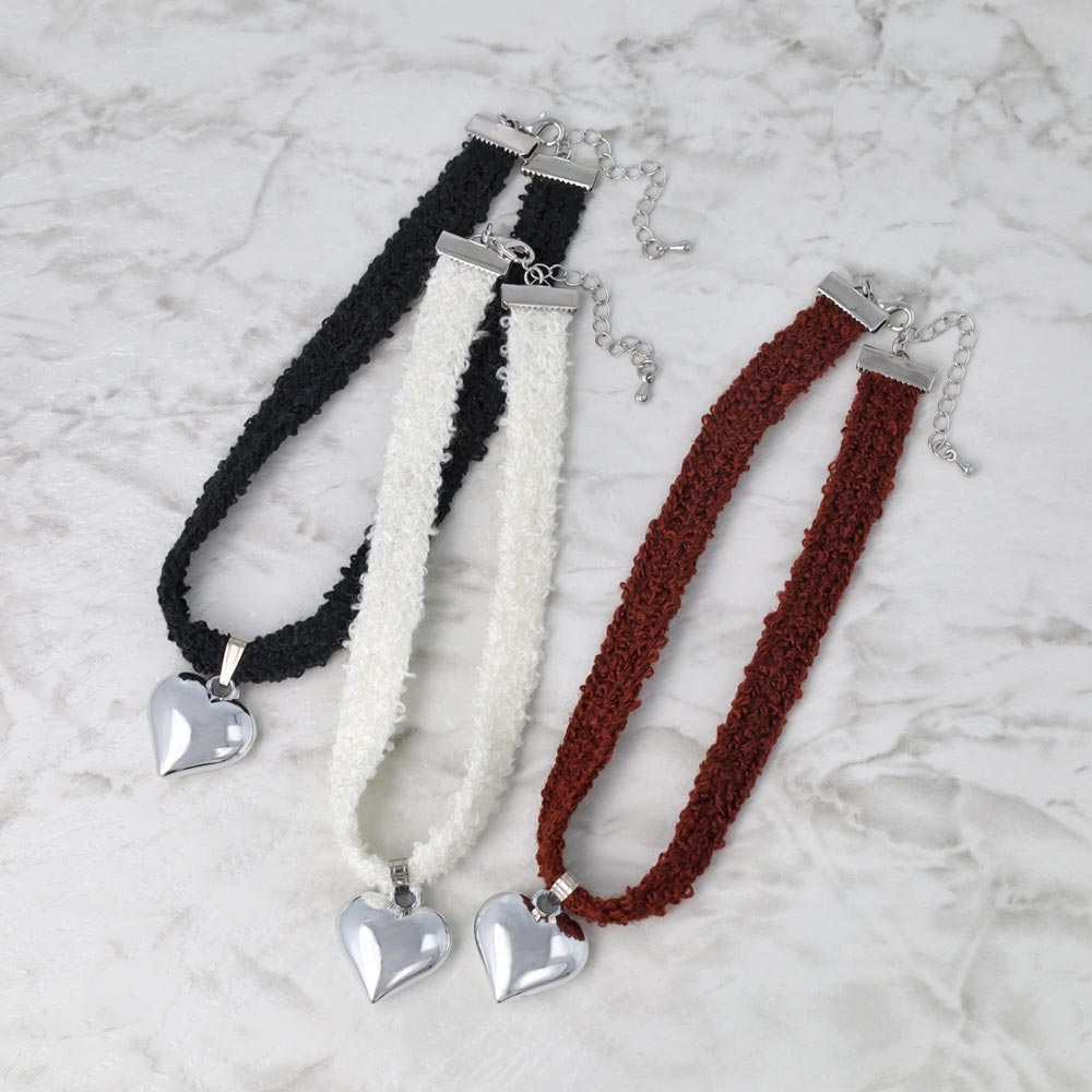 Puffy Heart Knit Choker