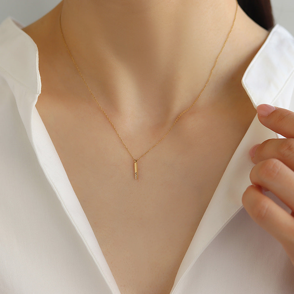 Bar Pendant Magnetic Clasp Necklace
