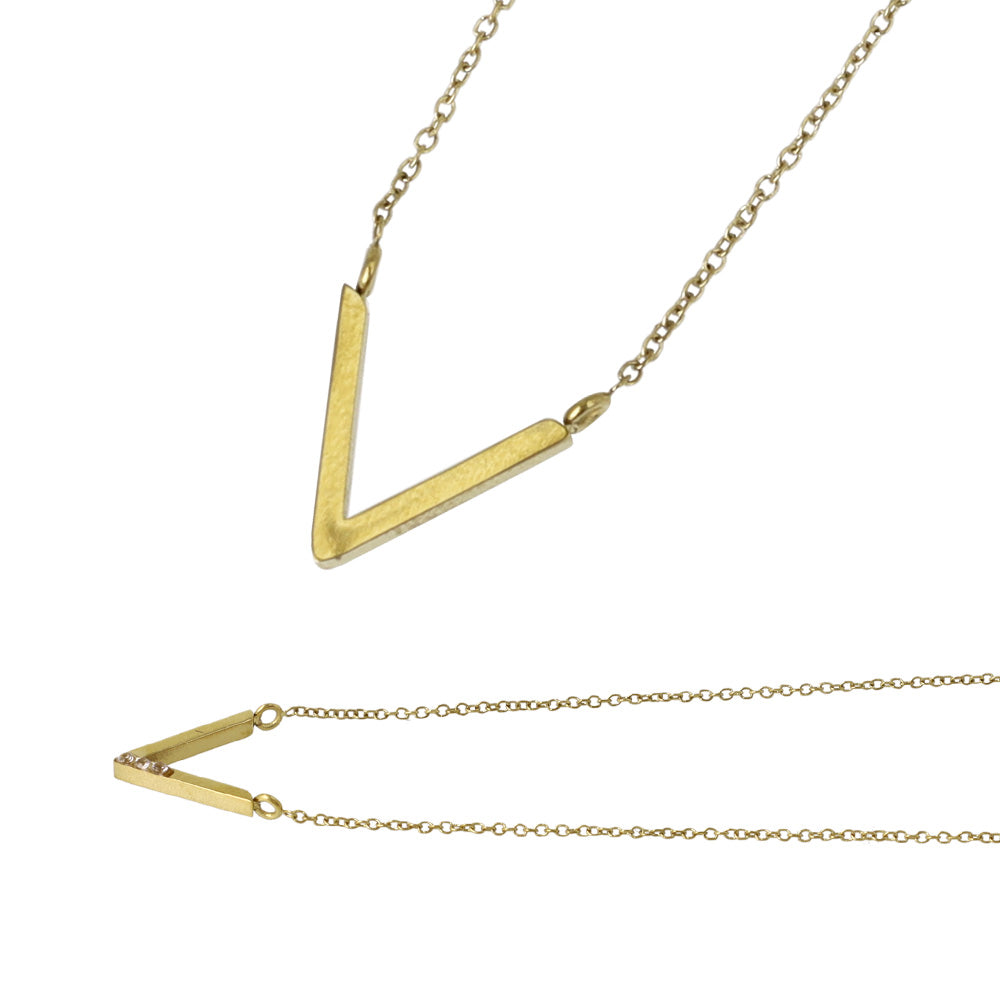V Charm Magnetic Clasp Necklace