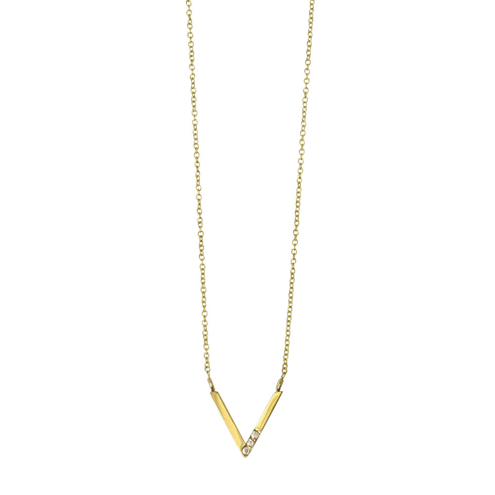 V Charm Magnetic Clasp Necklace