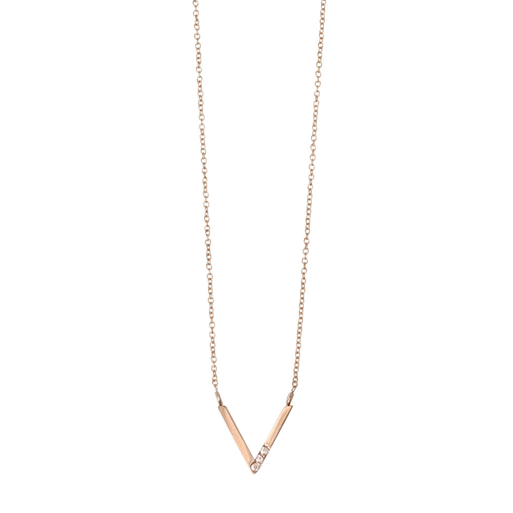 V Charm Magnetic Clasp Necklace