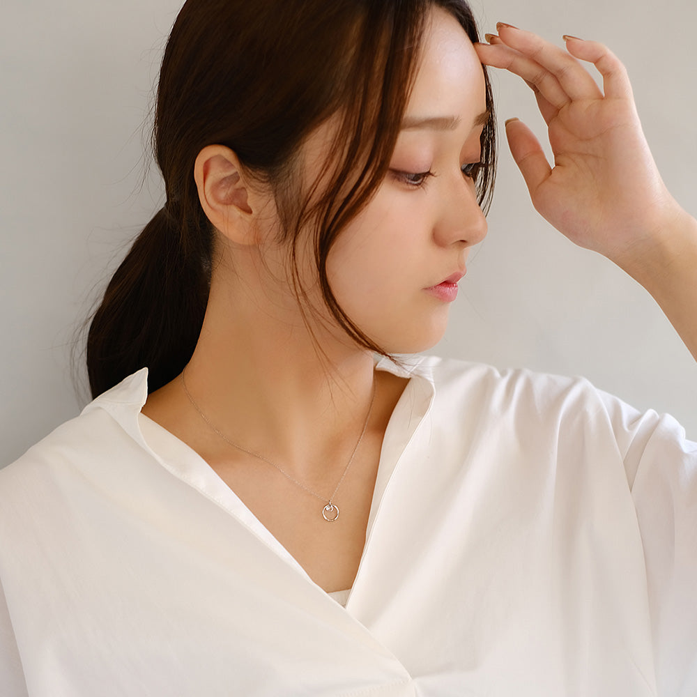 Ring and Stone Pendant Magnetic Clasp Necklace