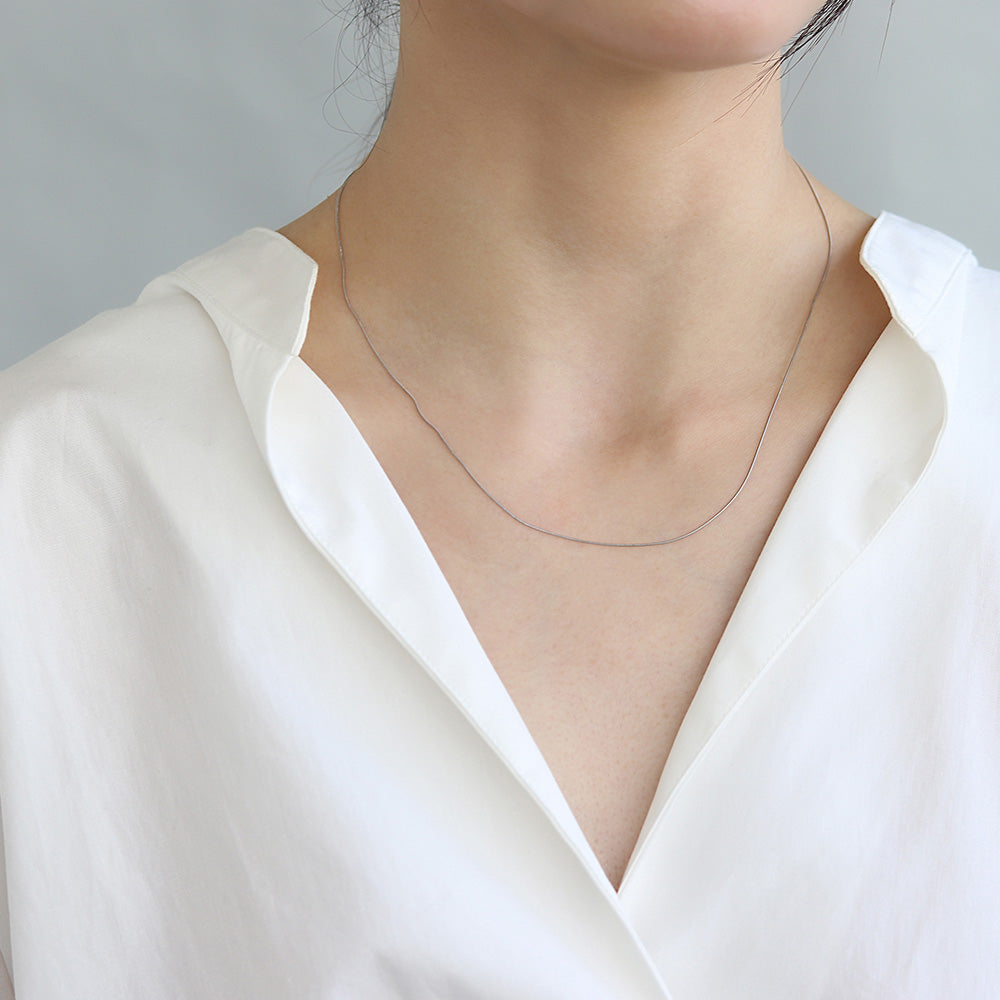 Skinny Chain Magnetic Clasp Necklace