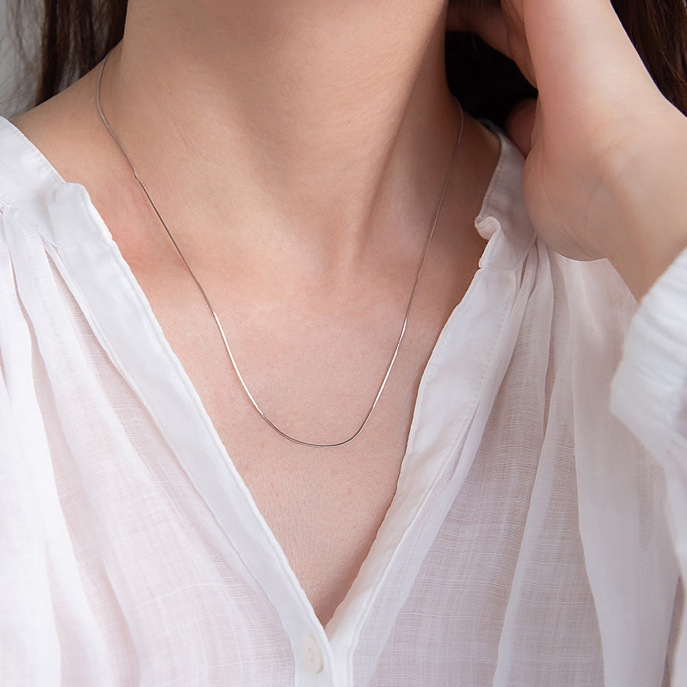 Skinny Chain Magnetic Clasp Necklace